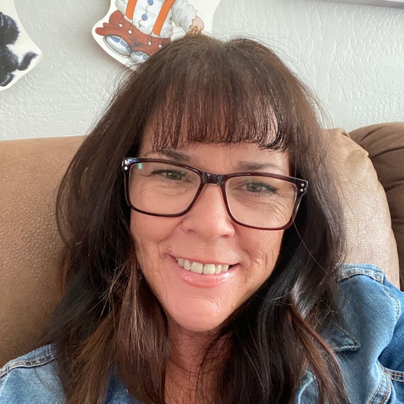 Meet your Posher, Wendy - Picture 2 of 2